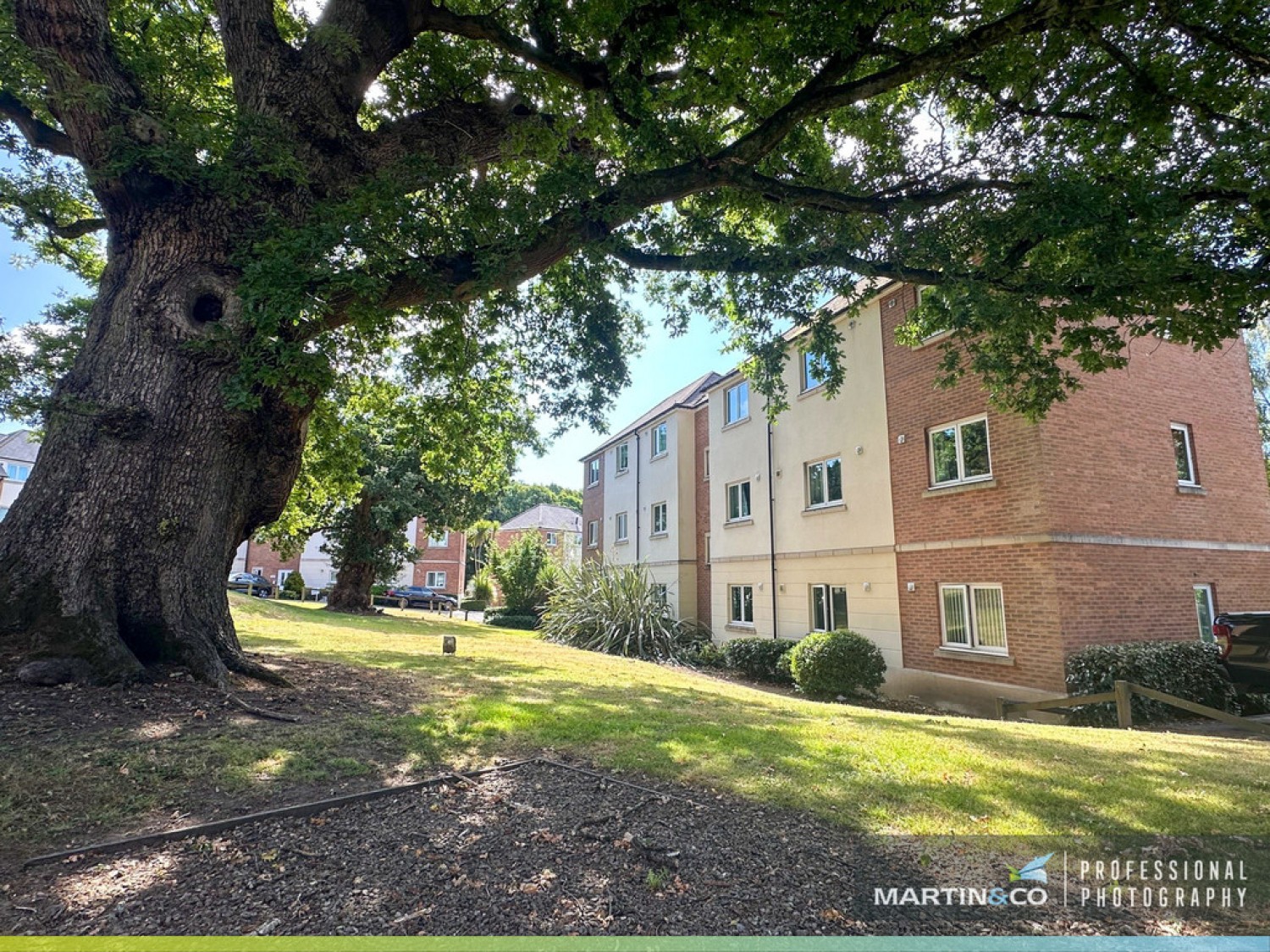 2 bedroom Flat for Sale Whitworth House, Golden Mile View