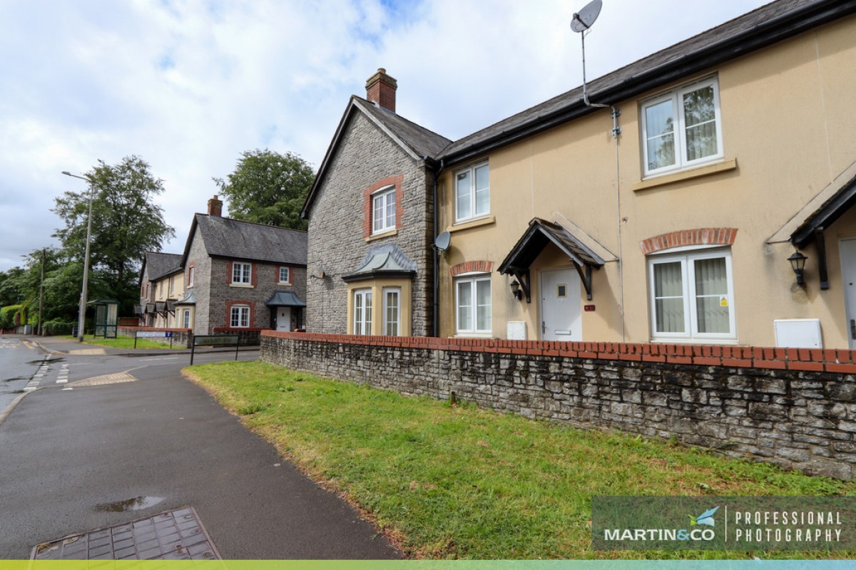 John Fielding Gardens, Llantarnam