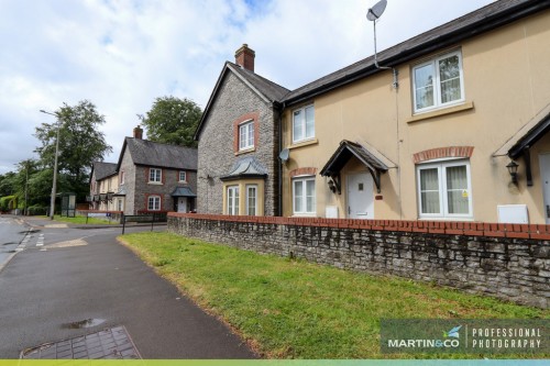 John Fielding Gardens, Llantarnam