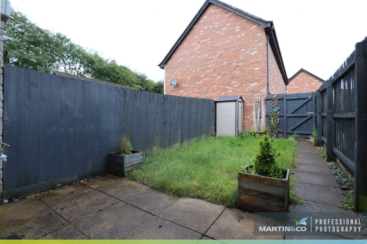 John Fielding Gardens, Llantarnam