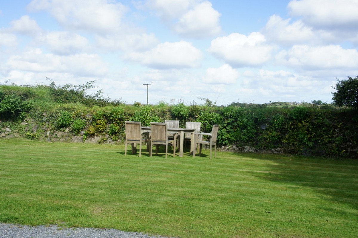 Trelowarren, Helston