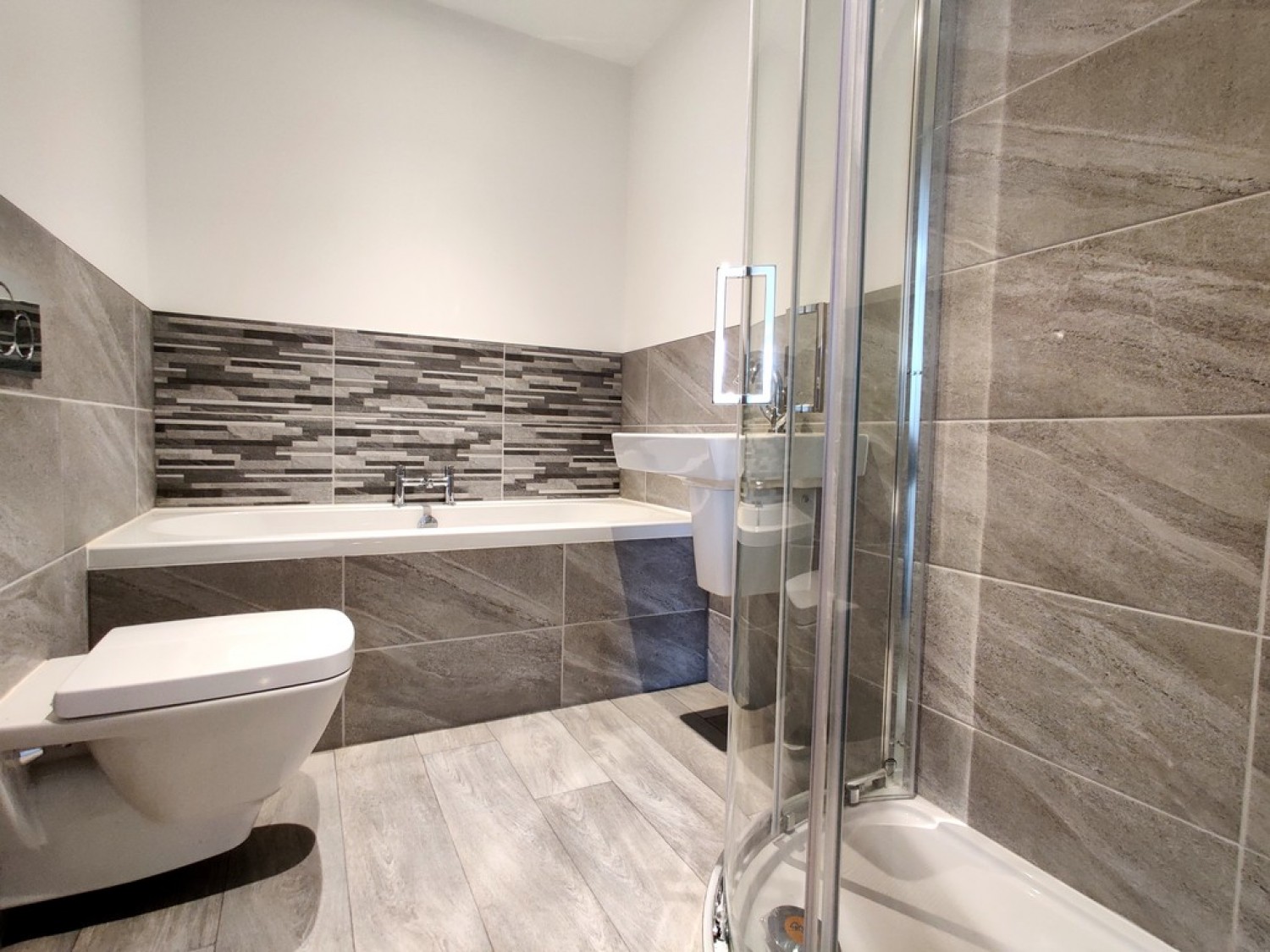 2 bedroom Flat for Letting Charlestown