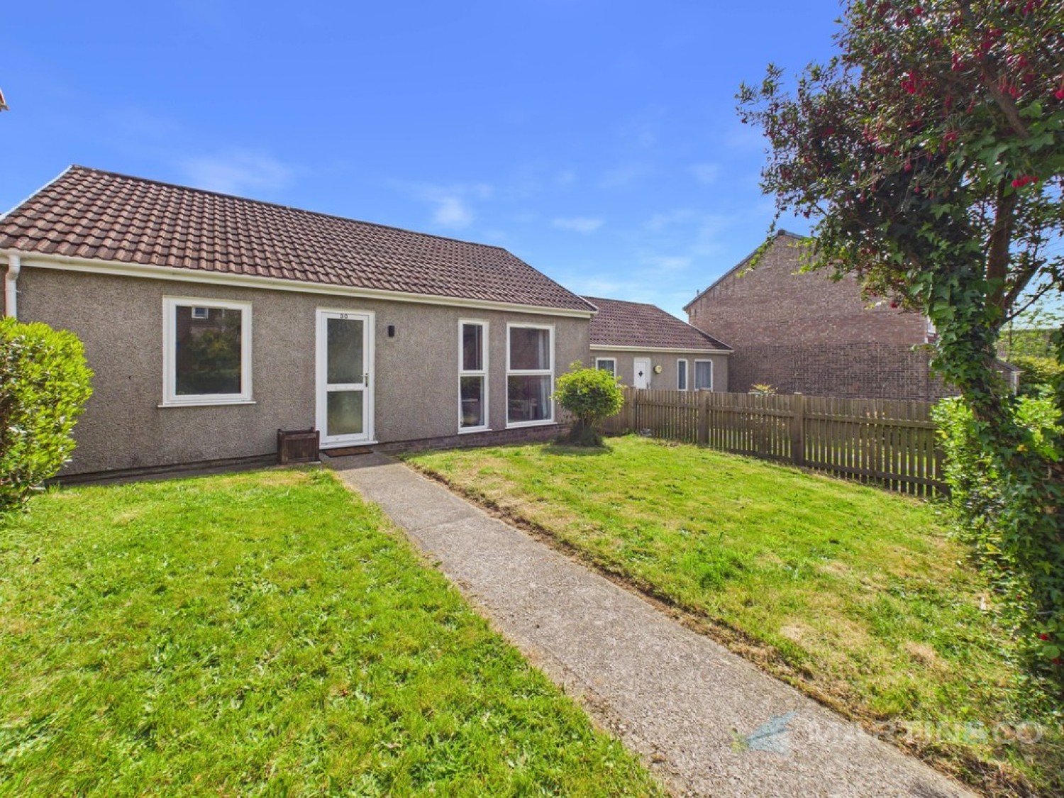 2 bedroom Bungalow for Sale St Erme