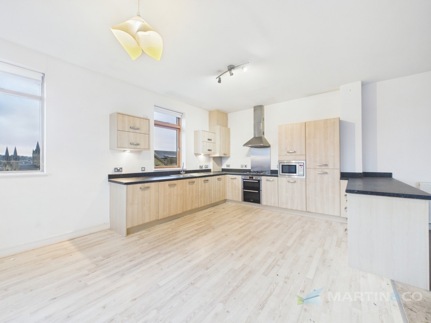 2 bedroom Flat for Sale Truro