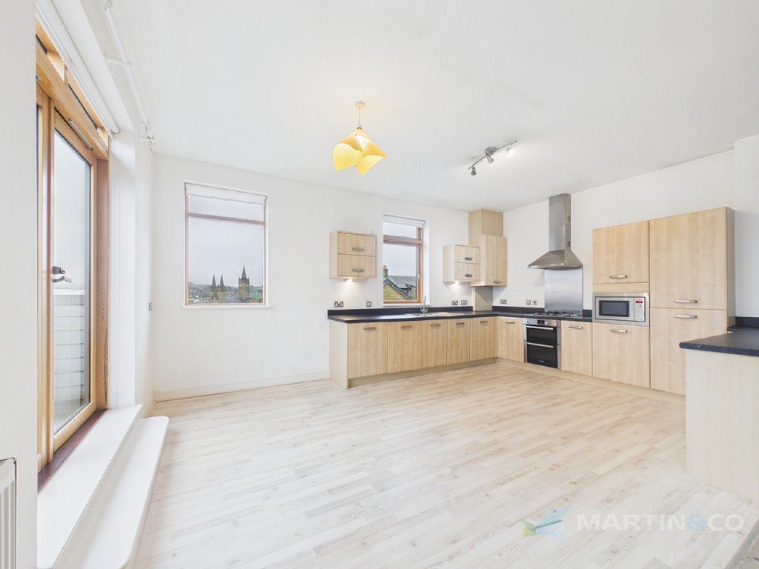 2 bedroom Flat for Sale Truro