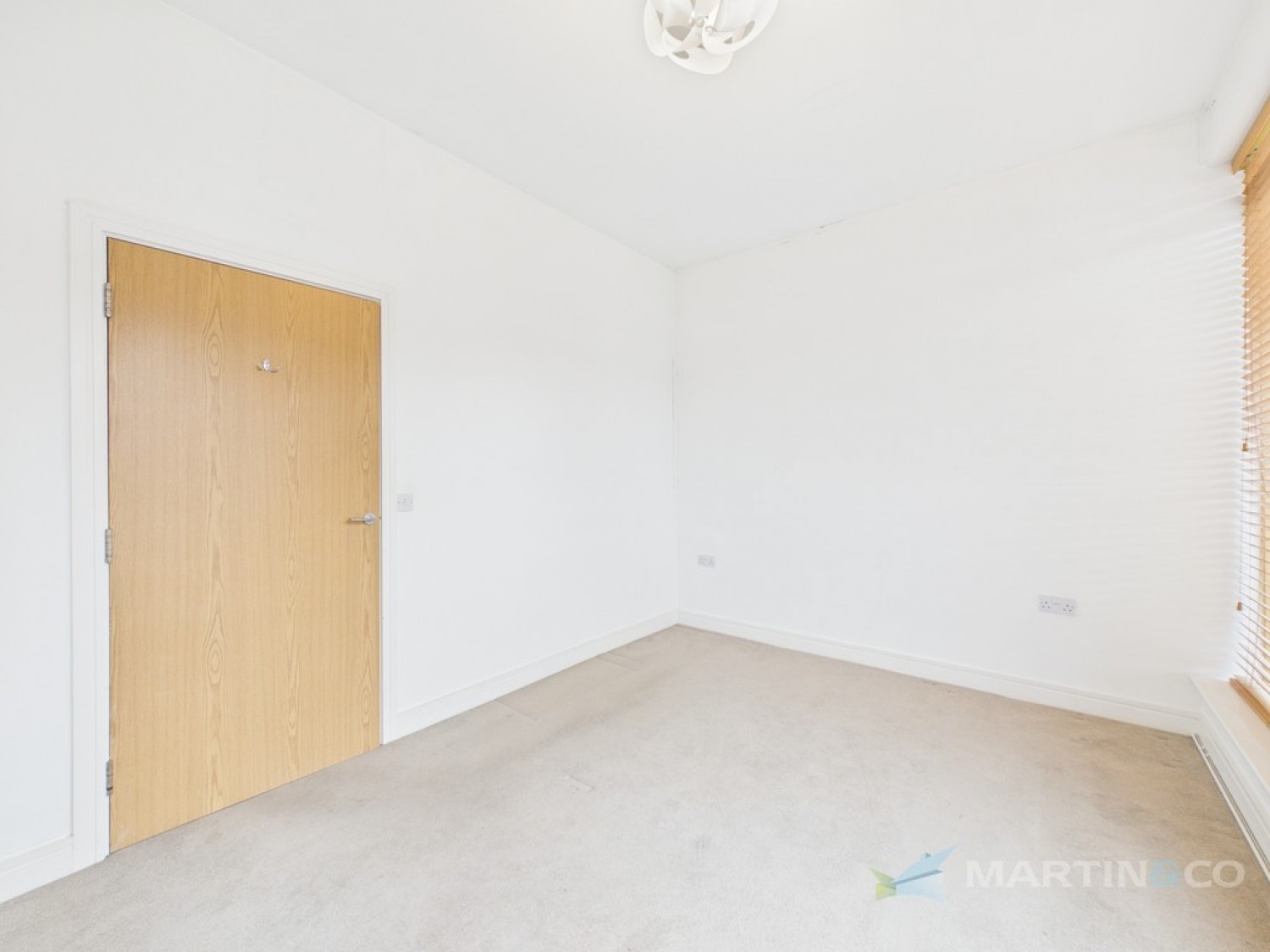 2 bedroom Flat for Sale Truro