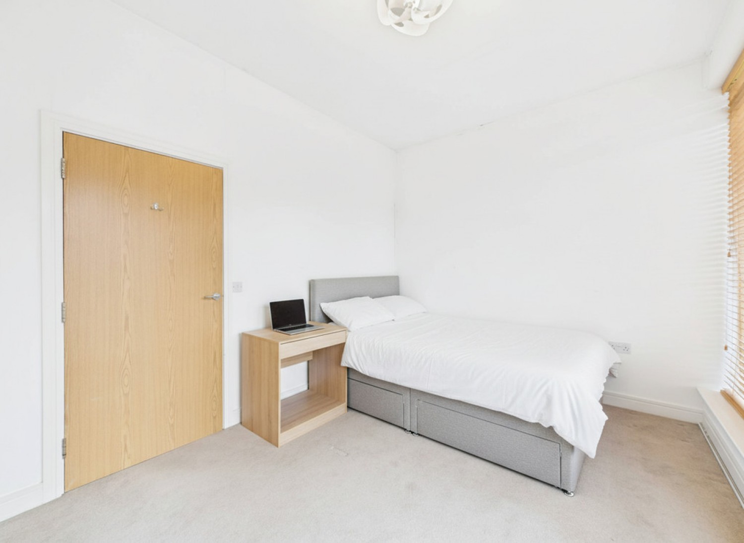 2 bedroom Flat for Sale Truro