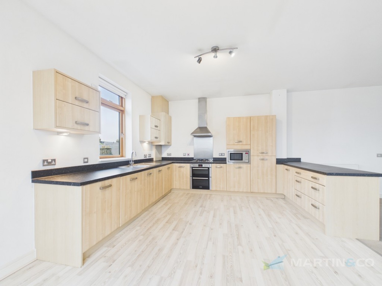 2 bedroom Flat for Sale Truro