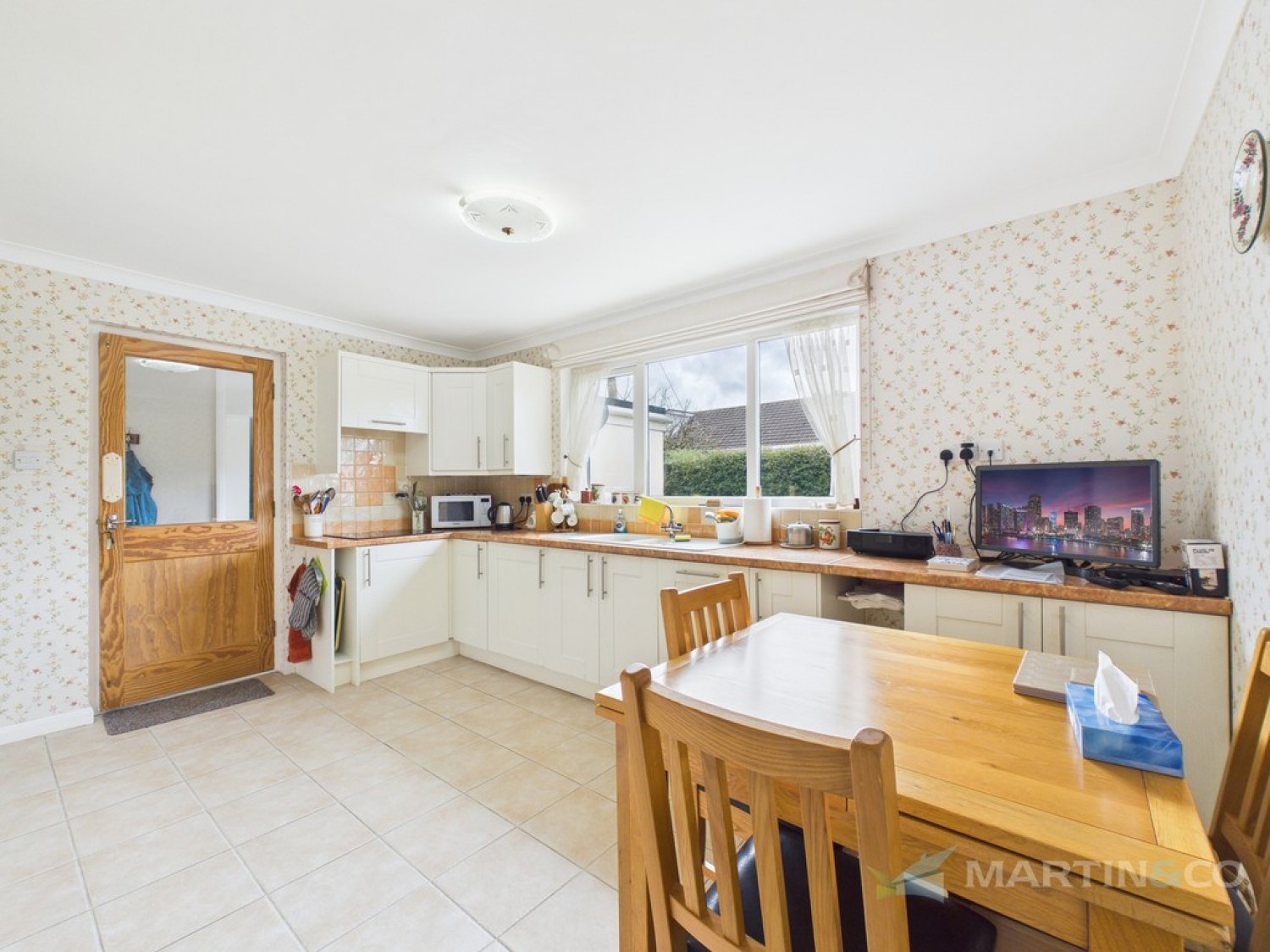 2 bedroom Bungalow for Sale Carnon Downs, Nr Truro, Cornwall
