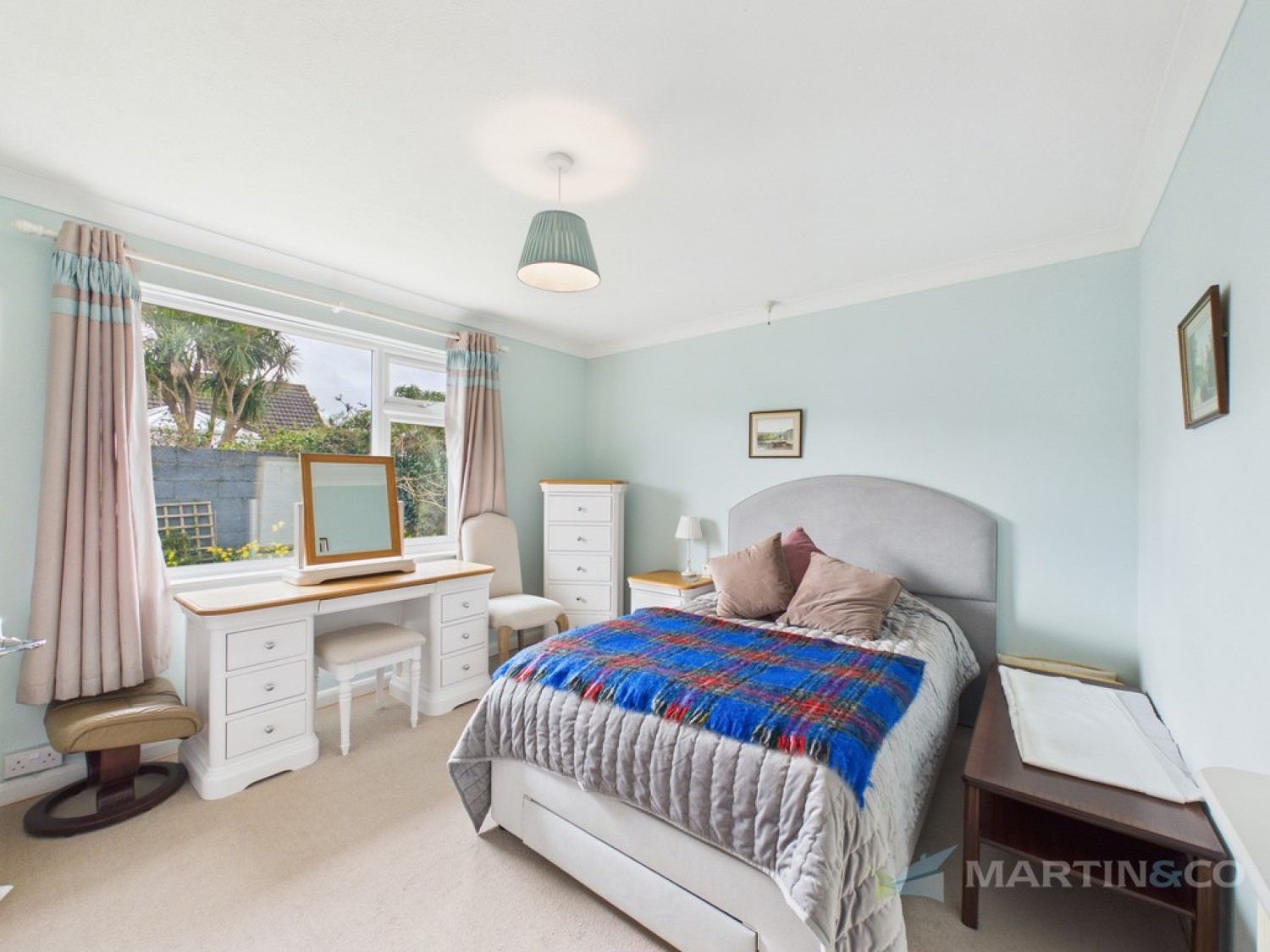 2 bedroom Bungalow for Sale Carnon Downs, Nr Truro, Cornwall