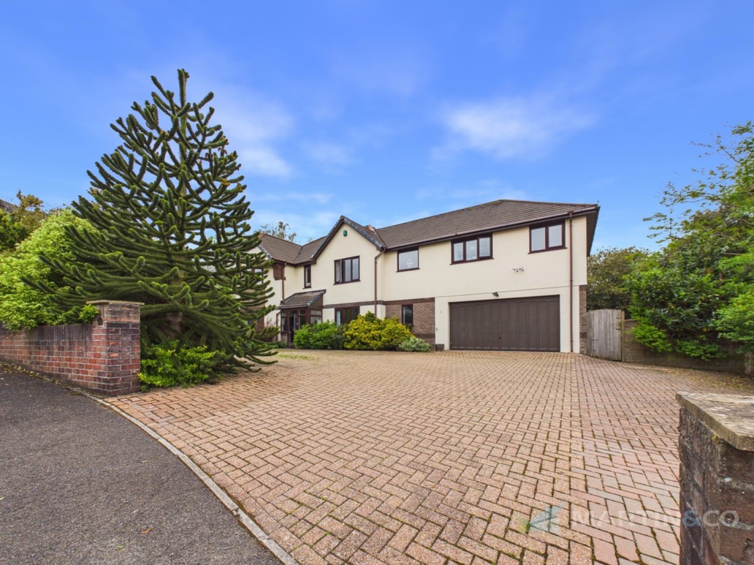 7 bedroom House for Sale Knoll Park, Truro