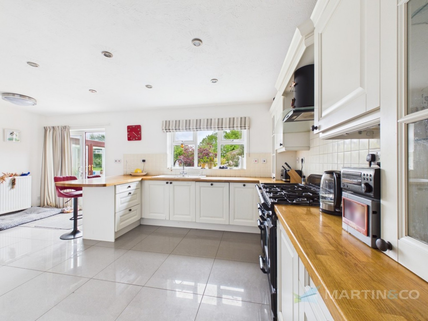 7 bedroom House for Sale Knoll Park, Truro
