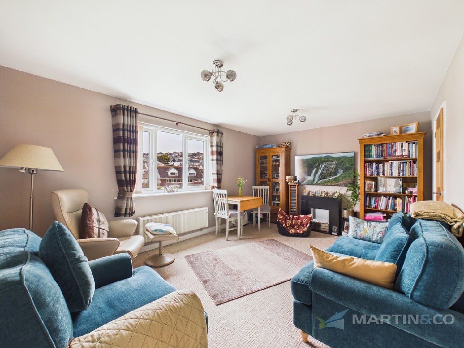 2 bedroom Flat for Sale Perranporth, Cornwall, England