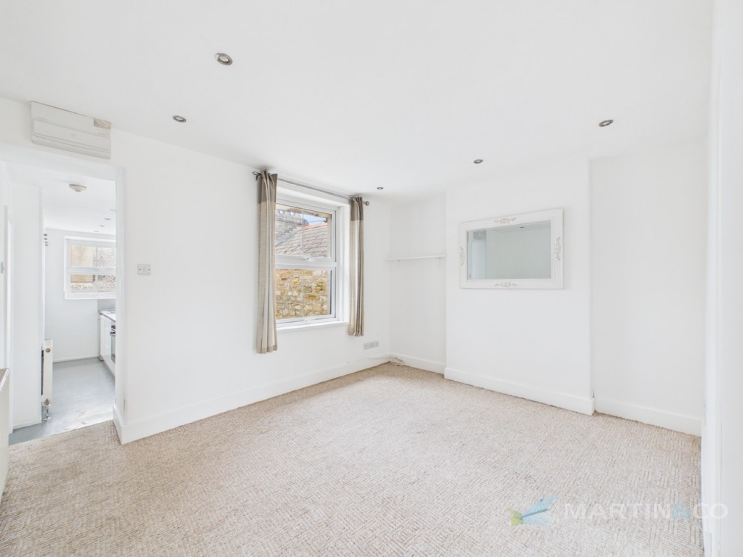 2 bedroom Flat for Sale Truro