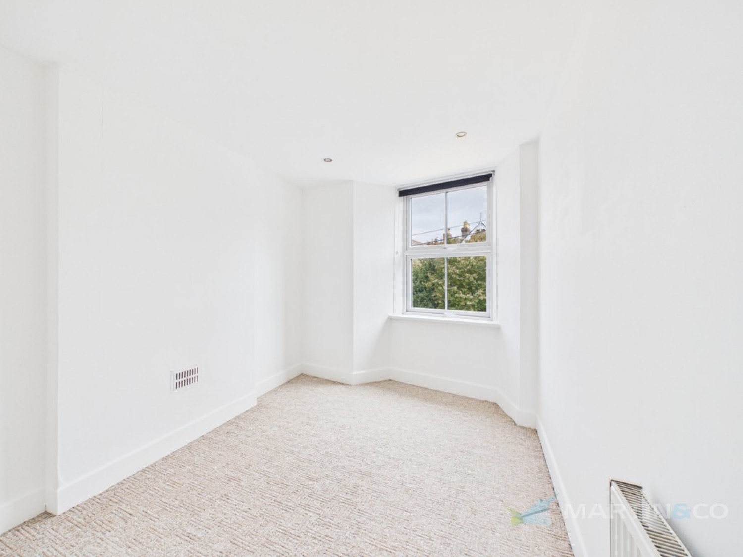 2 bedroom Flat for Sale Truro