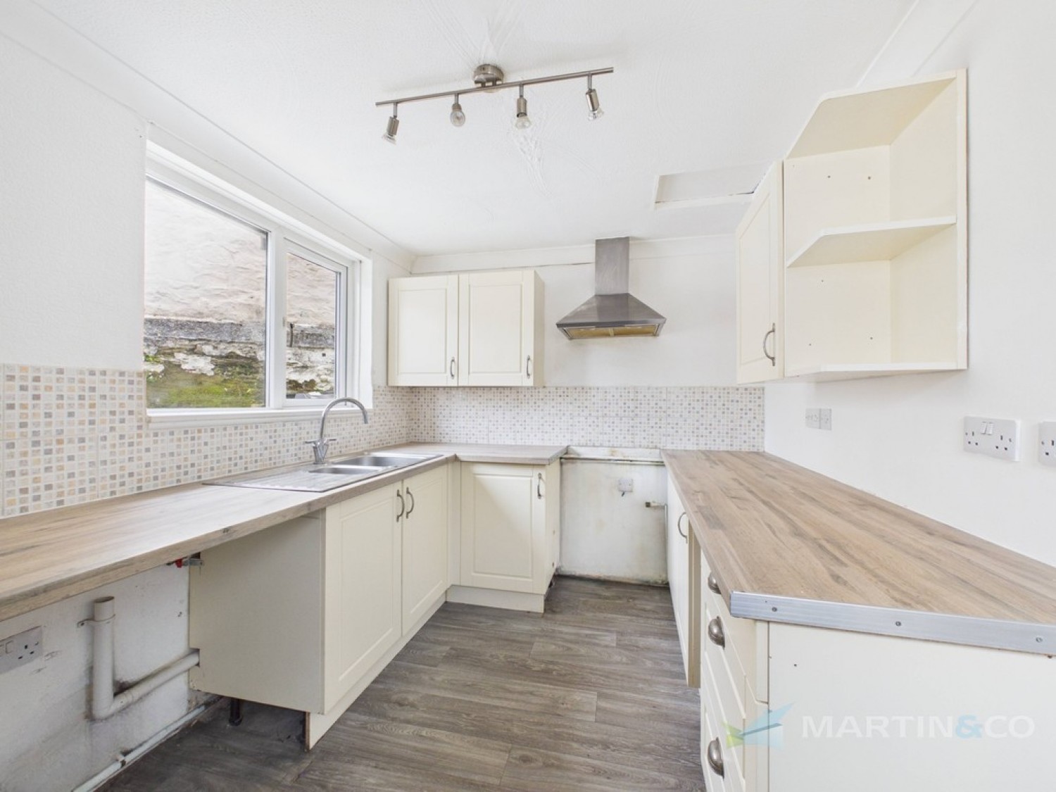 2 bedroom House for Sale Truro