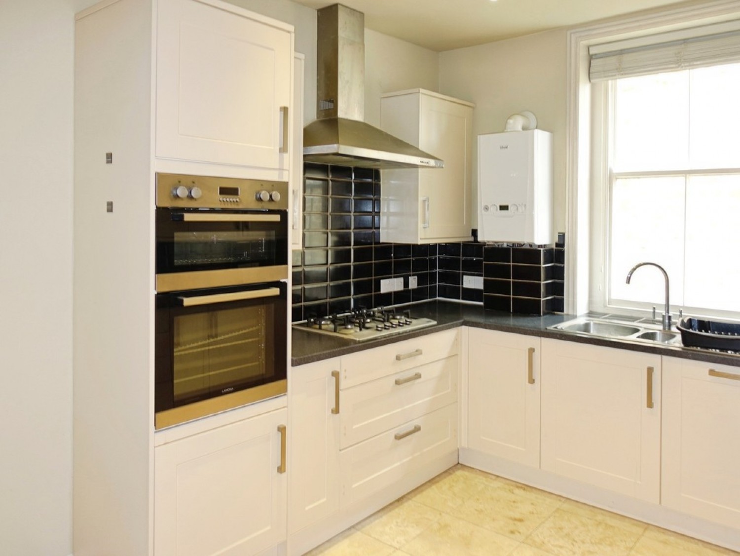 2 bedroom Flat for Letting St James St, South Petherton