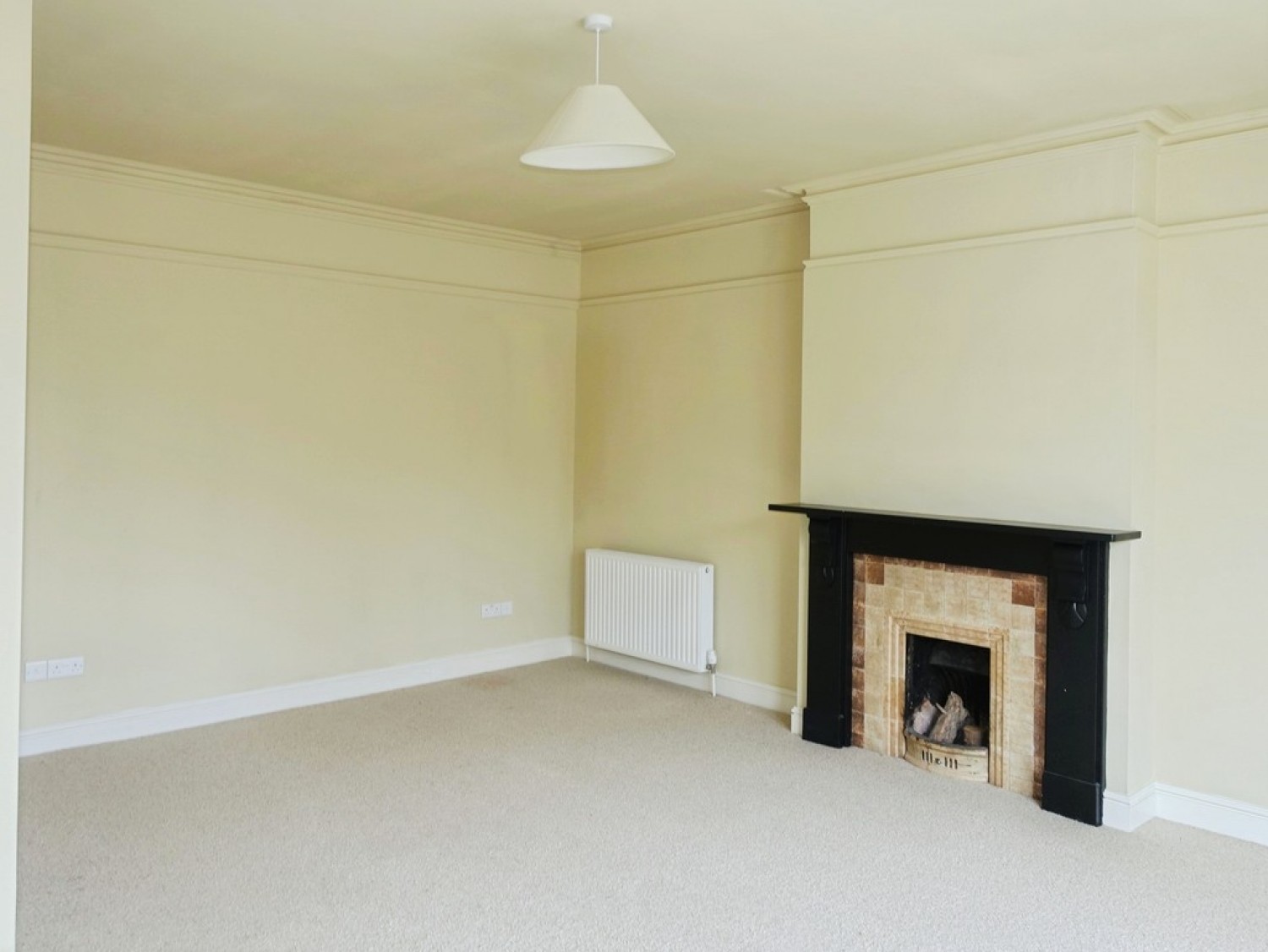2 bedroom Flat for Letting St James St, South Petherton