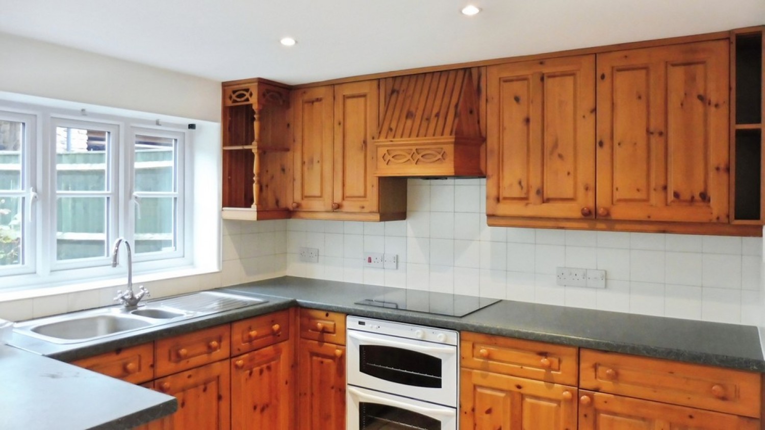 3 bedroom House for Letting Denzil Close, West Coker