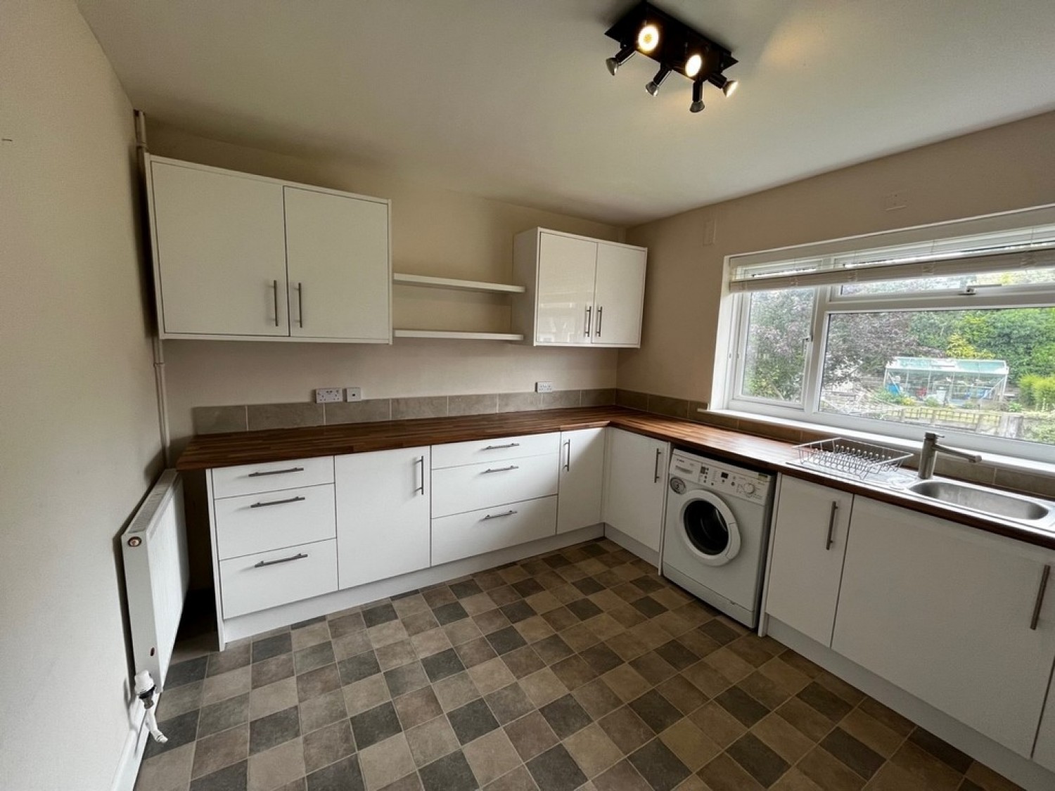 2 bedroom Flat for Letting Balsam Fields, Wincanton