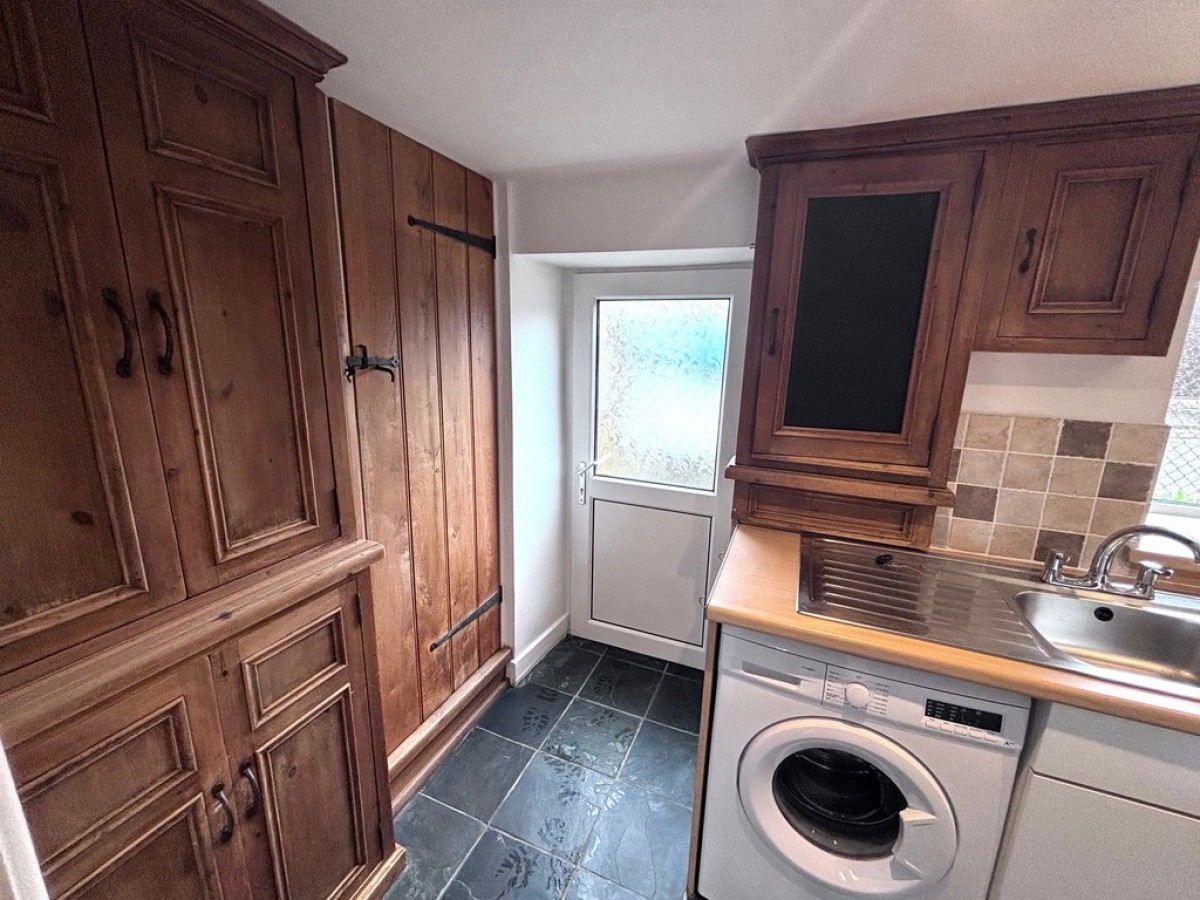 Middle Path, Crewkerne