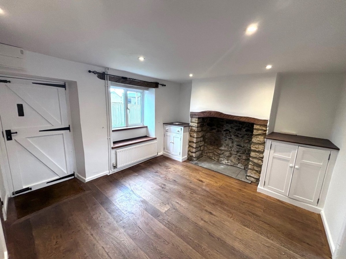 Middle Path, Crewkerne