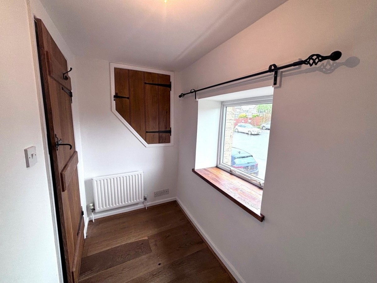 Middle Path, Crewkerne