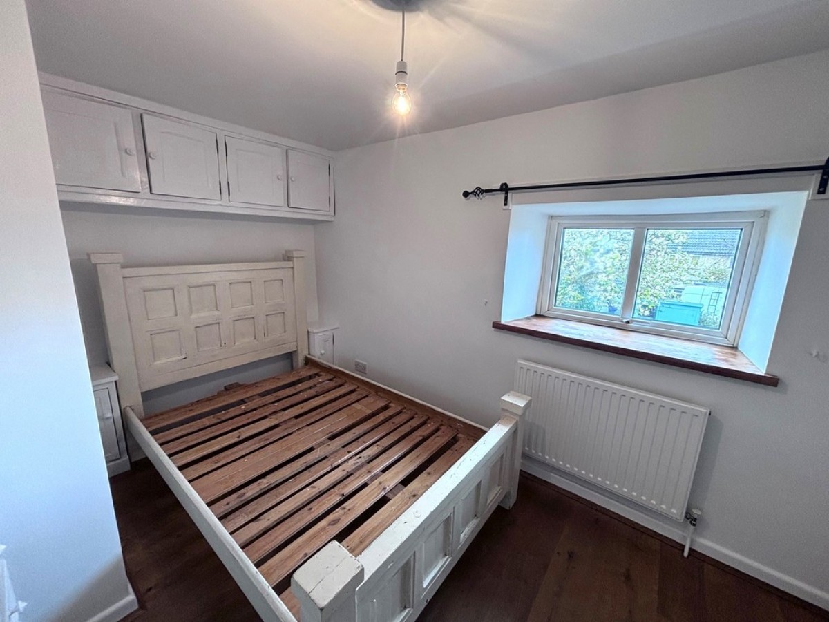 Middle Path, Crewkerne