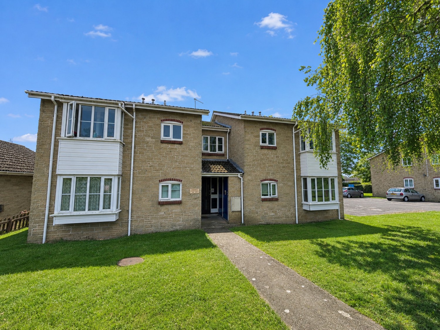 1 bedroom Flat for Letting White Mead