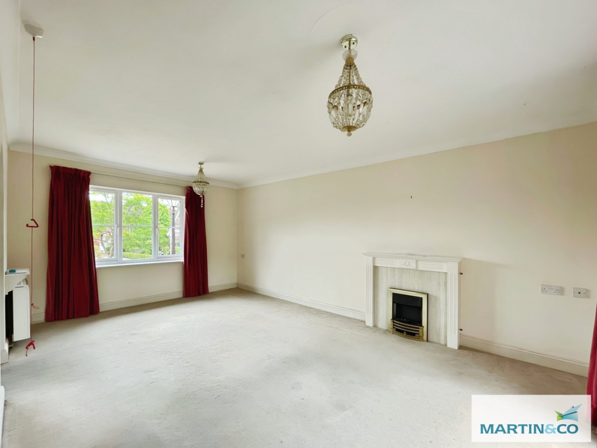 11 Coverdale Court, Preston Road