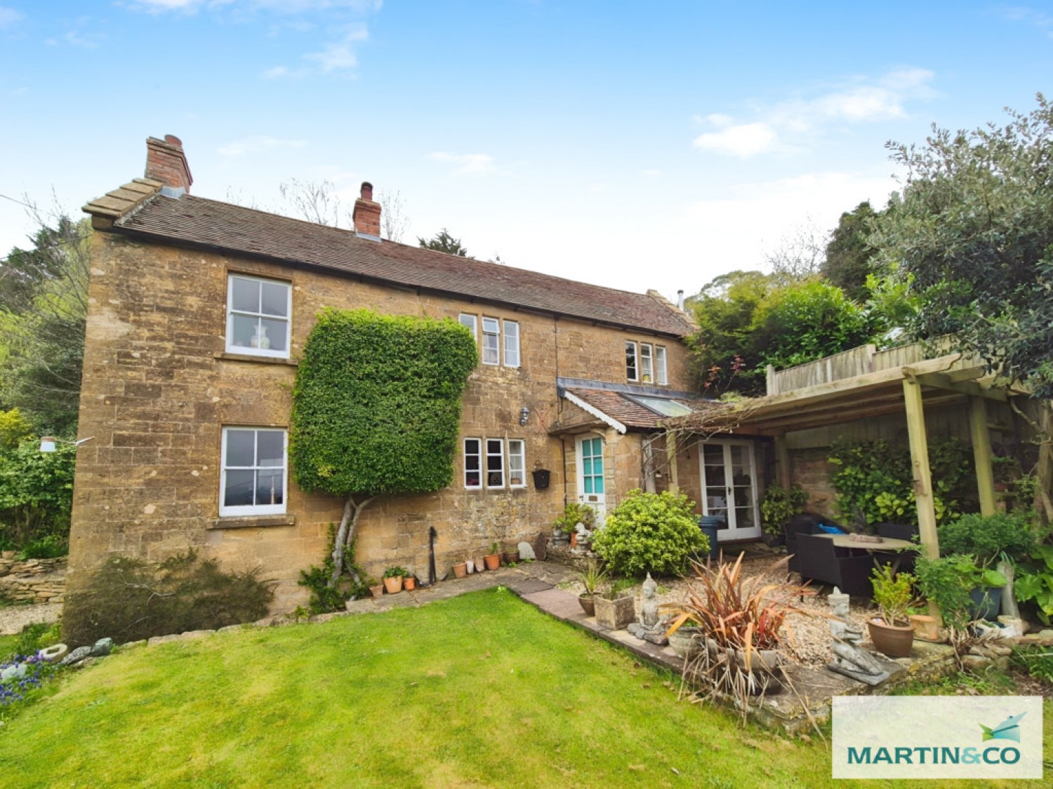 3 bedroom House in Ham Hill, Stoke Sub Hamdon