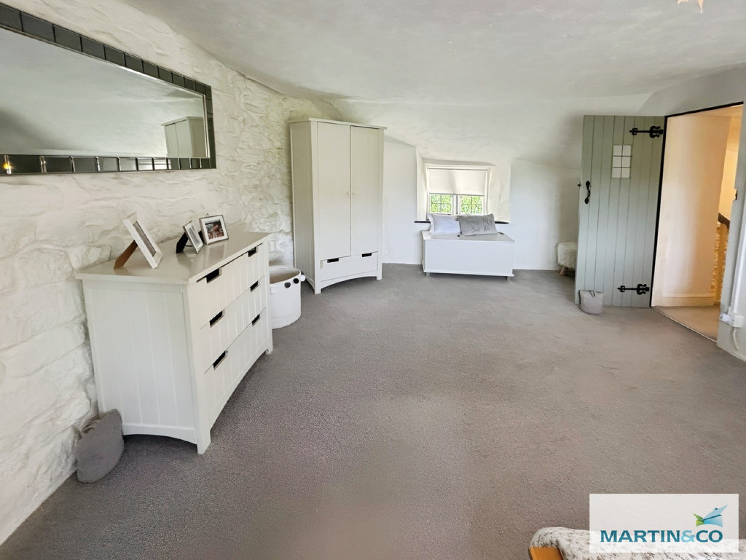 6 bedroom House for Letting Haselbury Plucknett