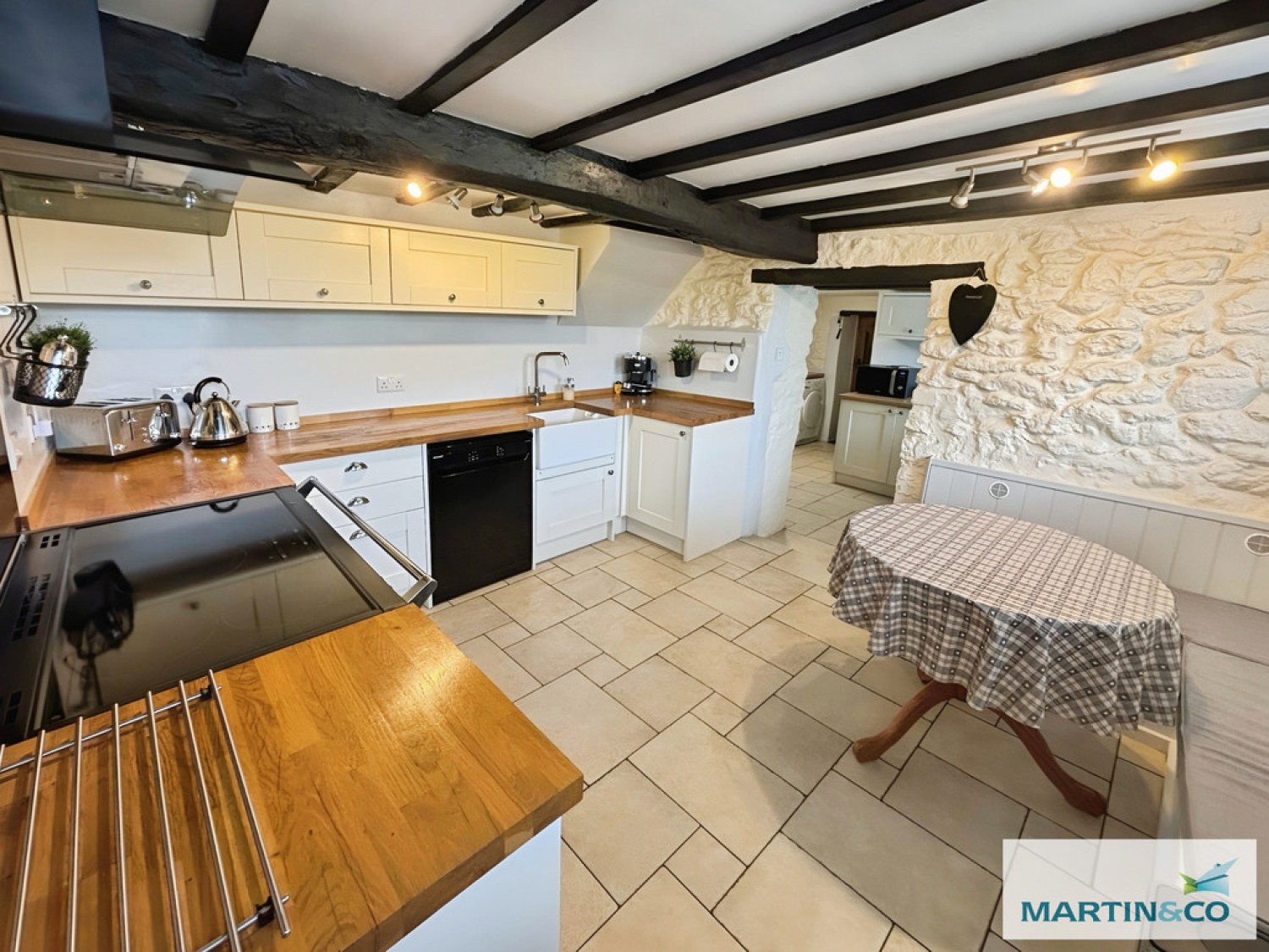 6 bedroom House for Letting Haselbury Plucknett