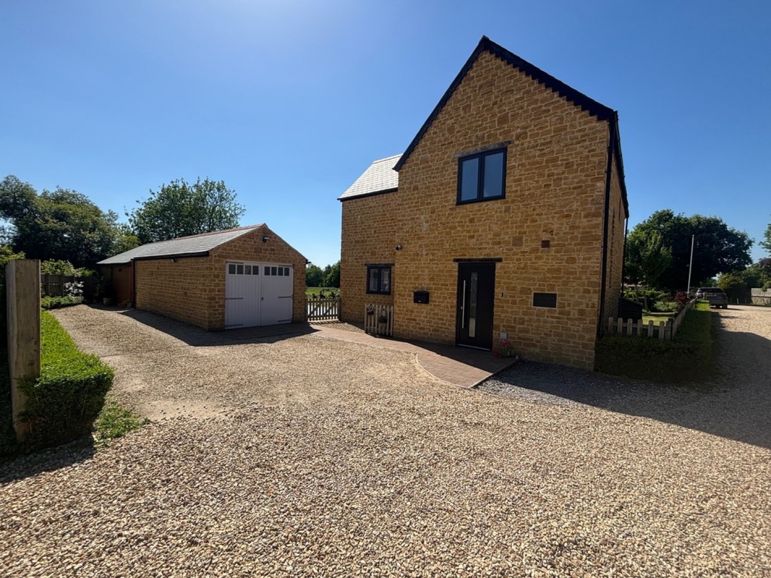 East Chinnock, Yeovil