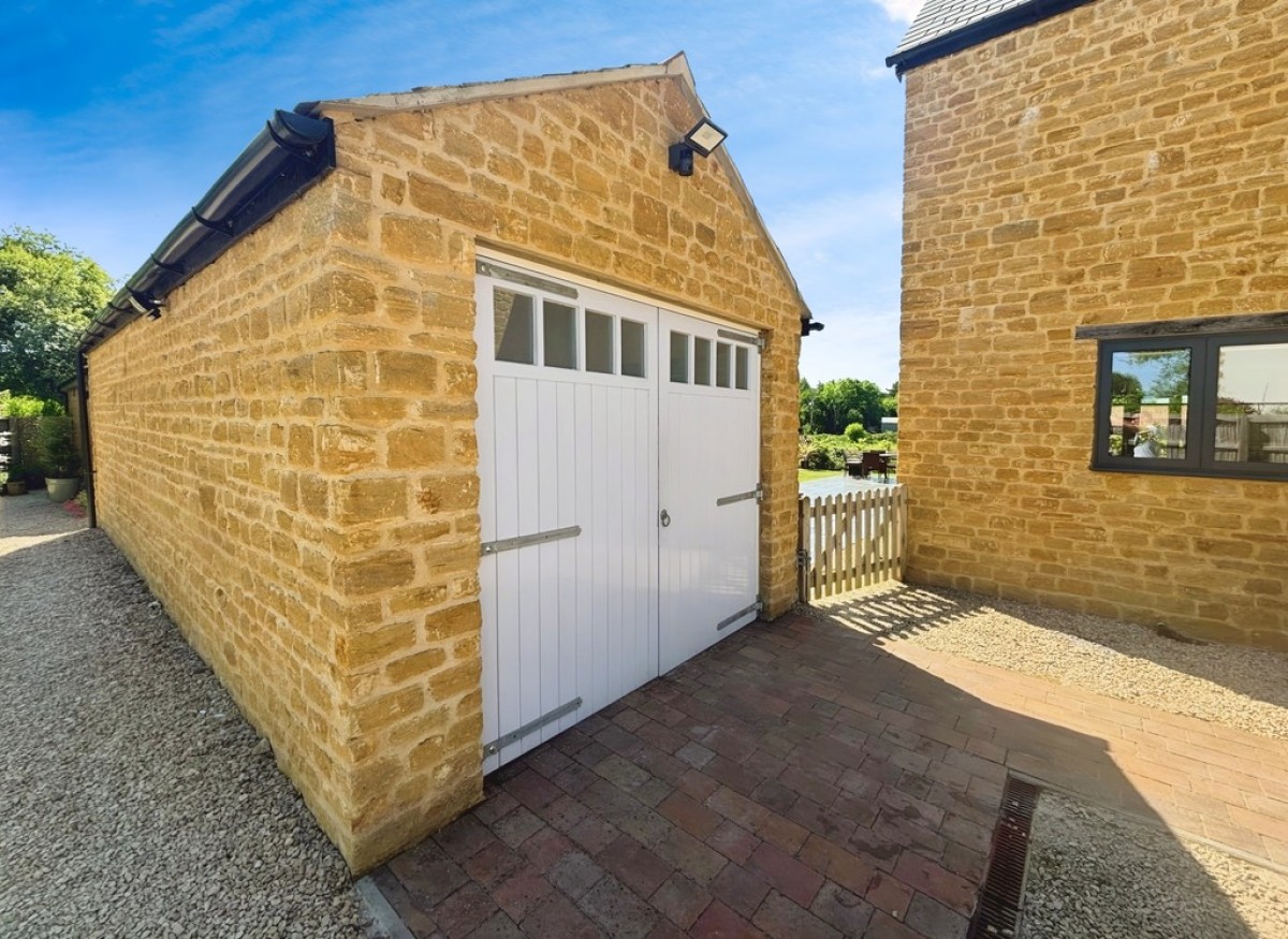 East Chinnock, Yeovil