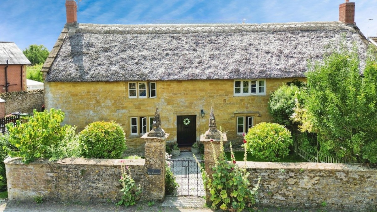 The Pinnacles, Weston Street