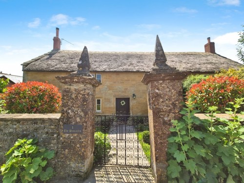 The Pinnacles, Weston Street