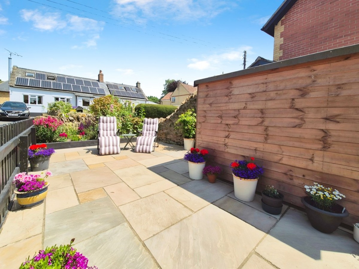 The Pinnacles, Weston Street