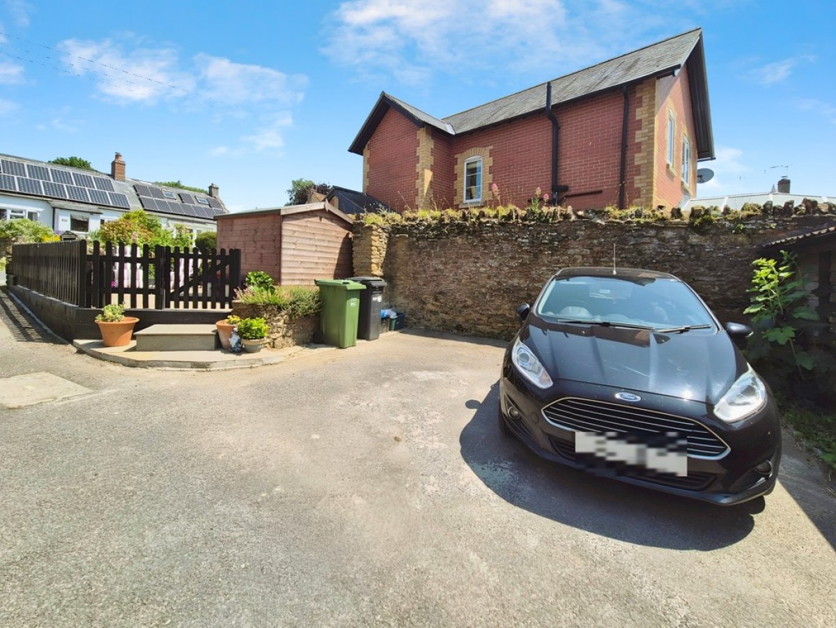 The Pinnacles, Weston Street