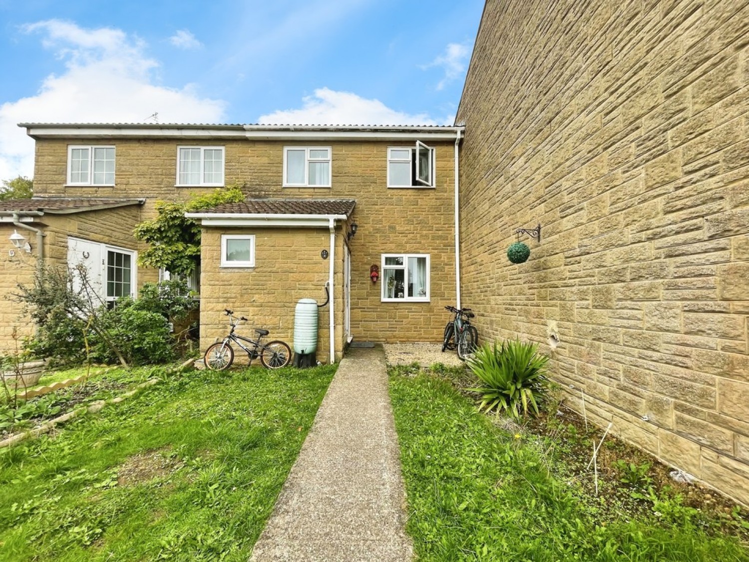 Larkspur Crescent, Yeovil