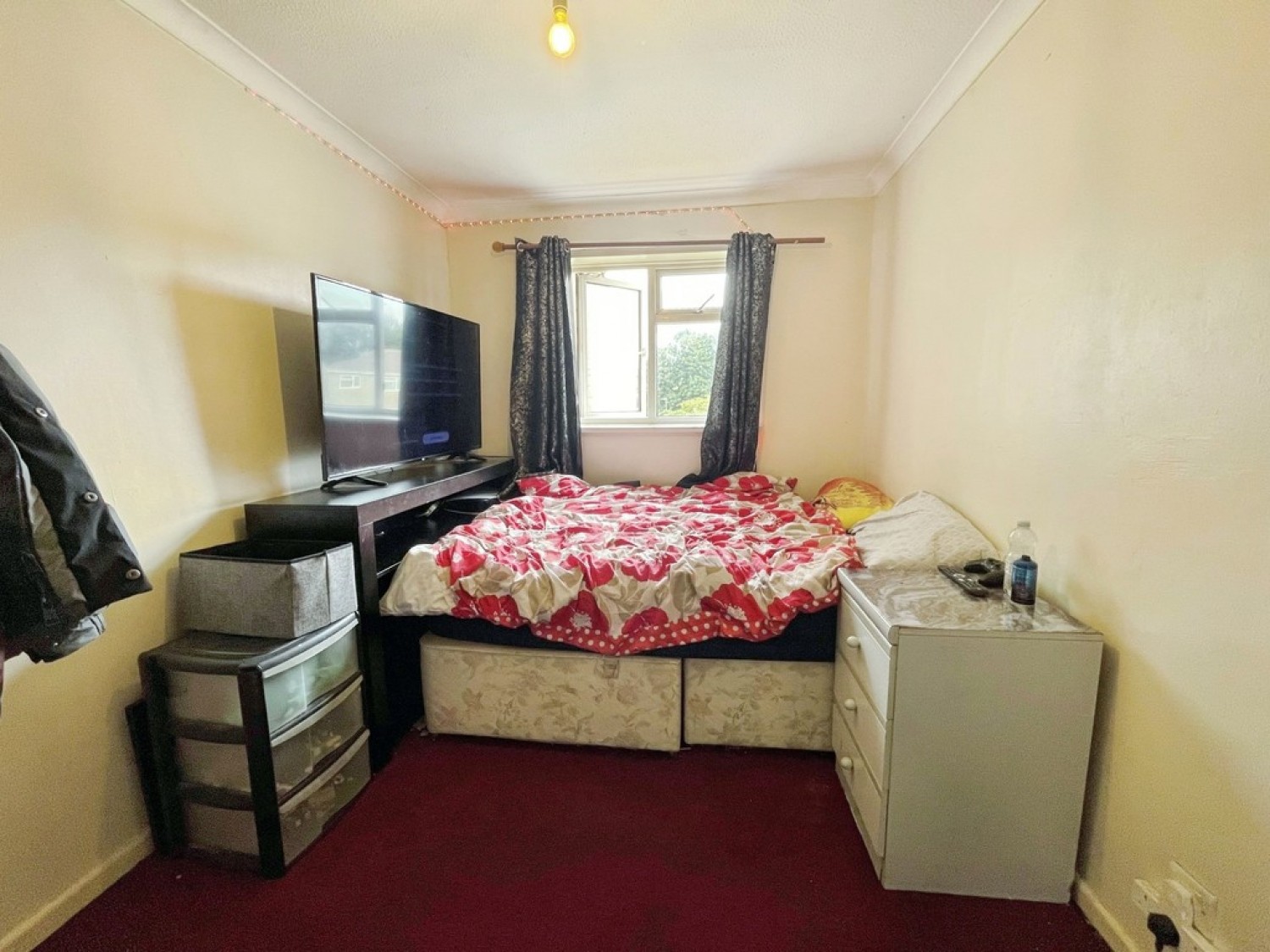 Larkspur Crescent, Yeovil