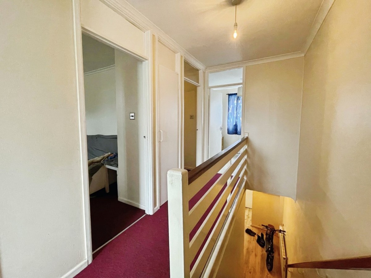 Larkspur Crescent, Yeovil