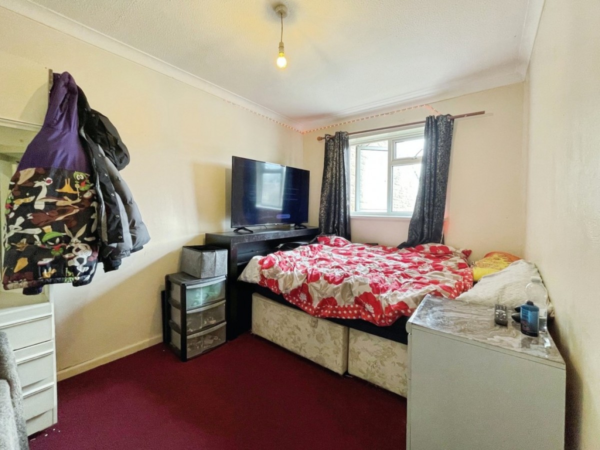 Larkspur Crescent, Yeovil