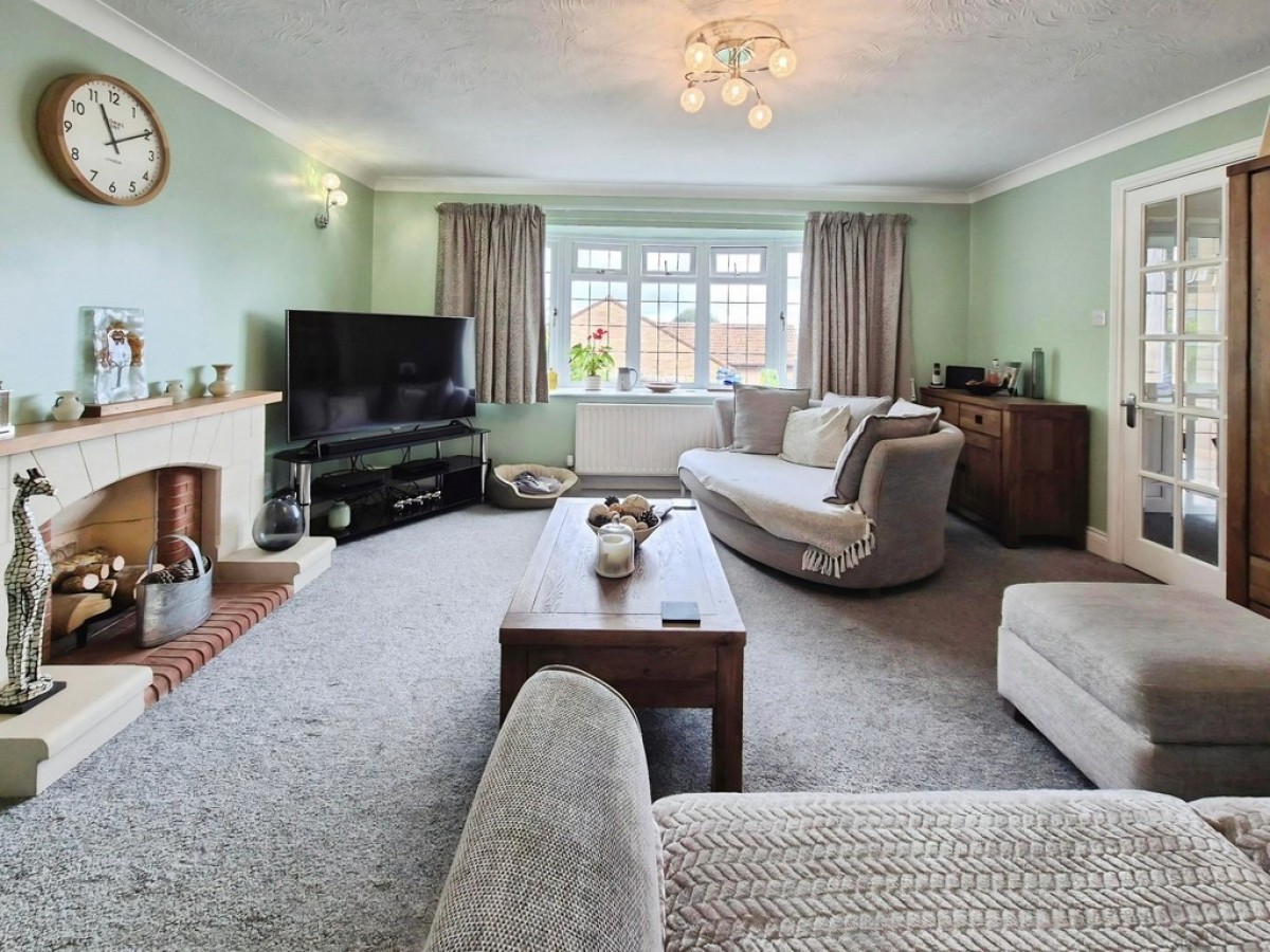 Fox Meadows, Crewkerne