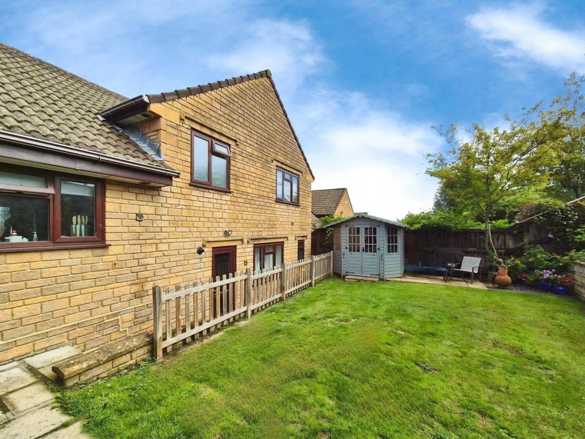 Fox Meadows, Crewkerne