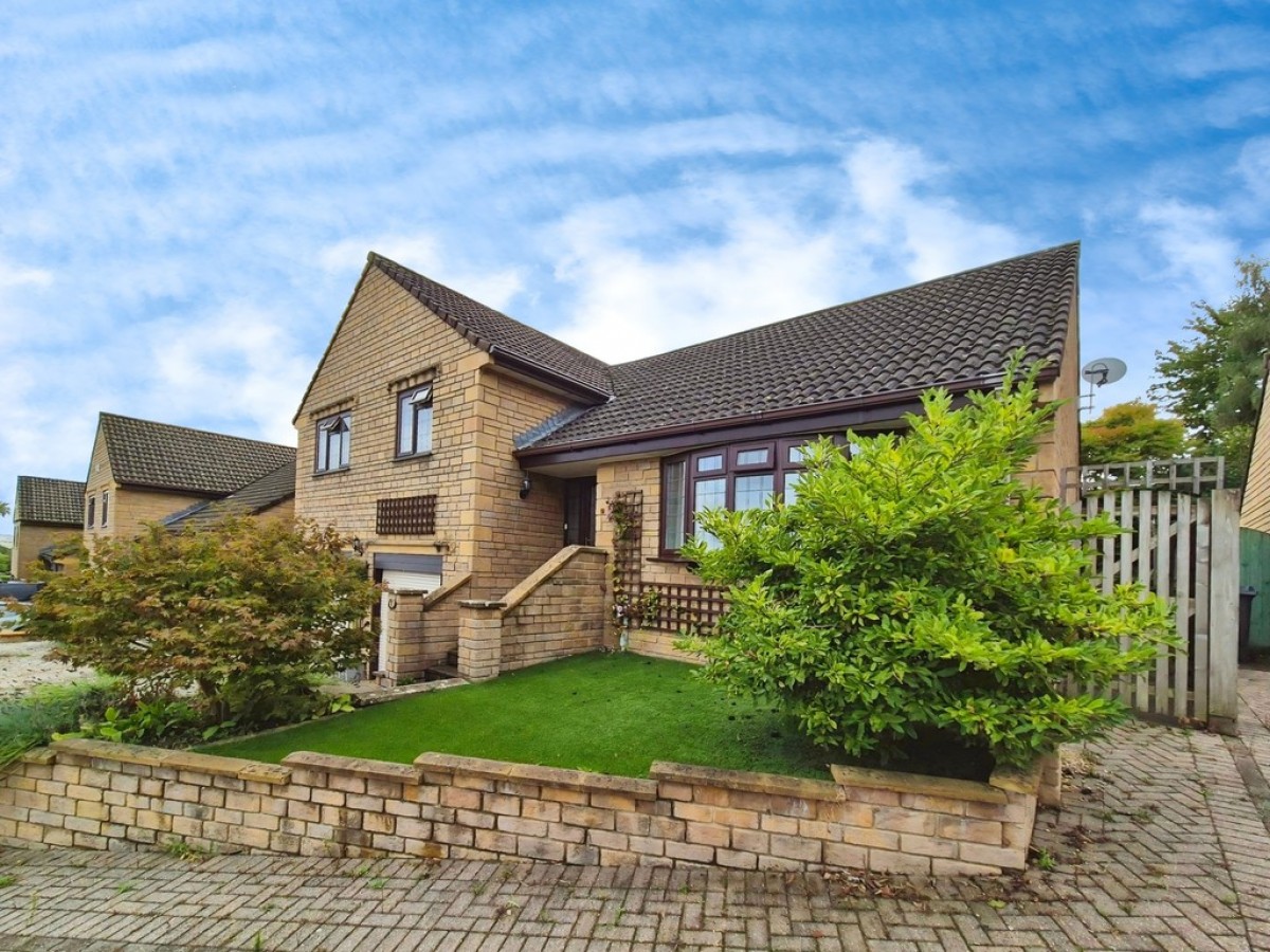 Fox Meadows, Crewkerne