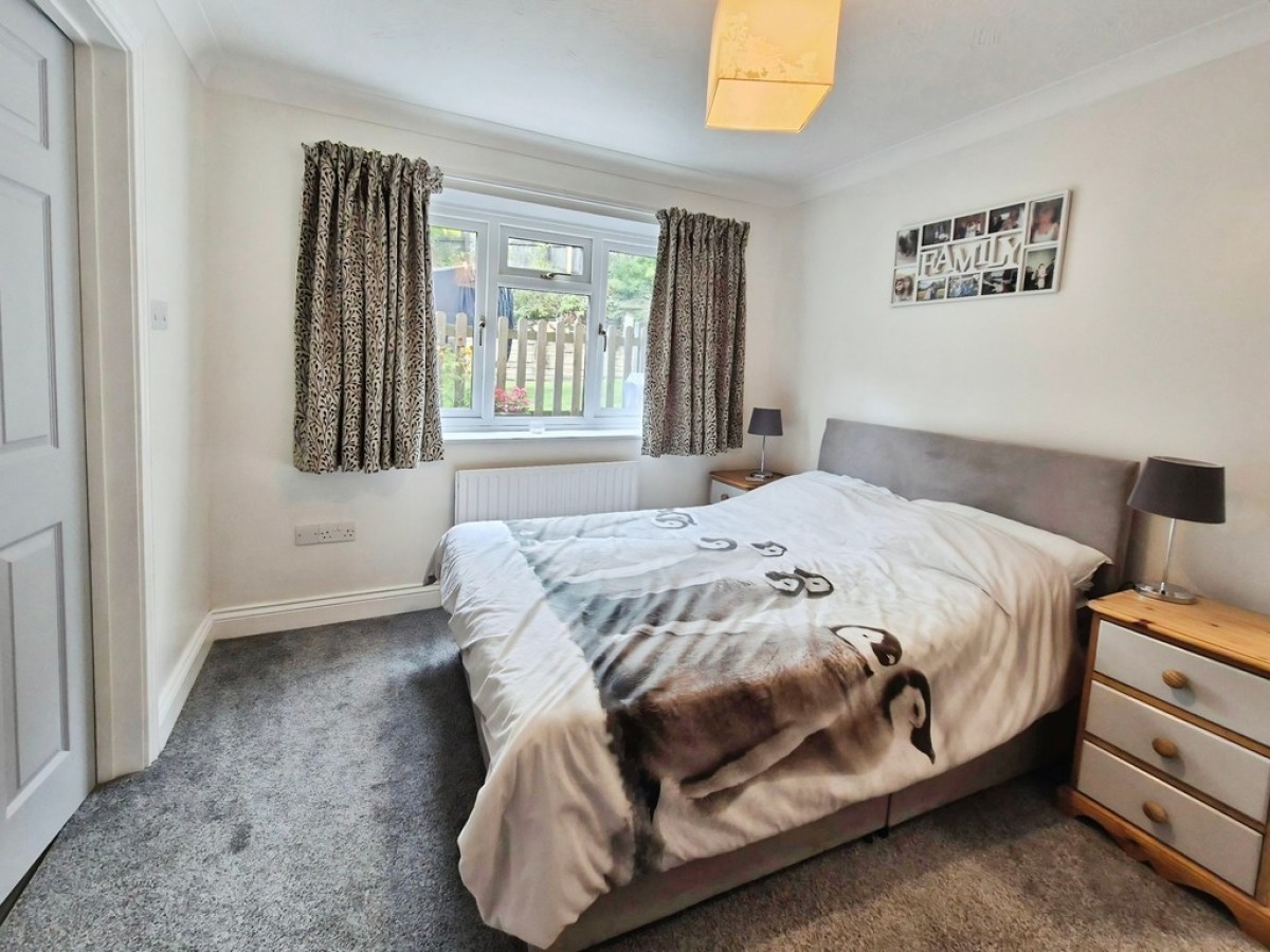 Fox Meadows, Crewkerne