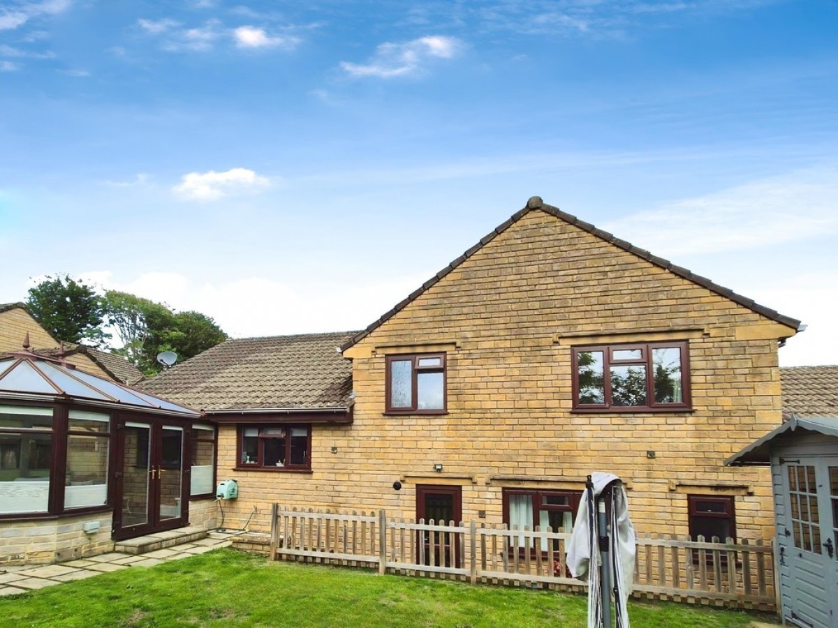 Fox Meadows, Crewkerne