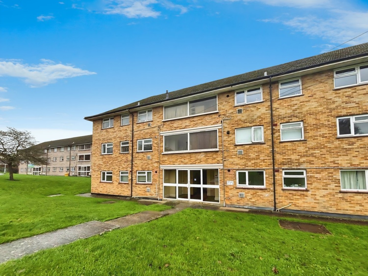 2 bedroom Flat in Berkeley Court, Hermes Place