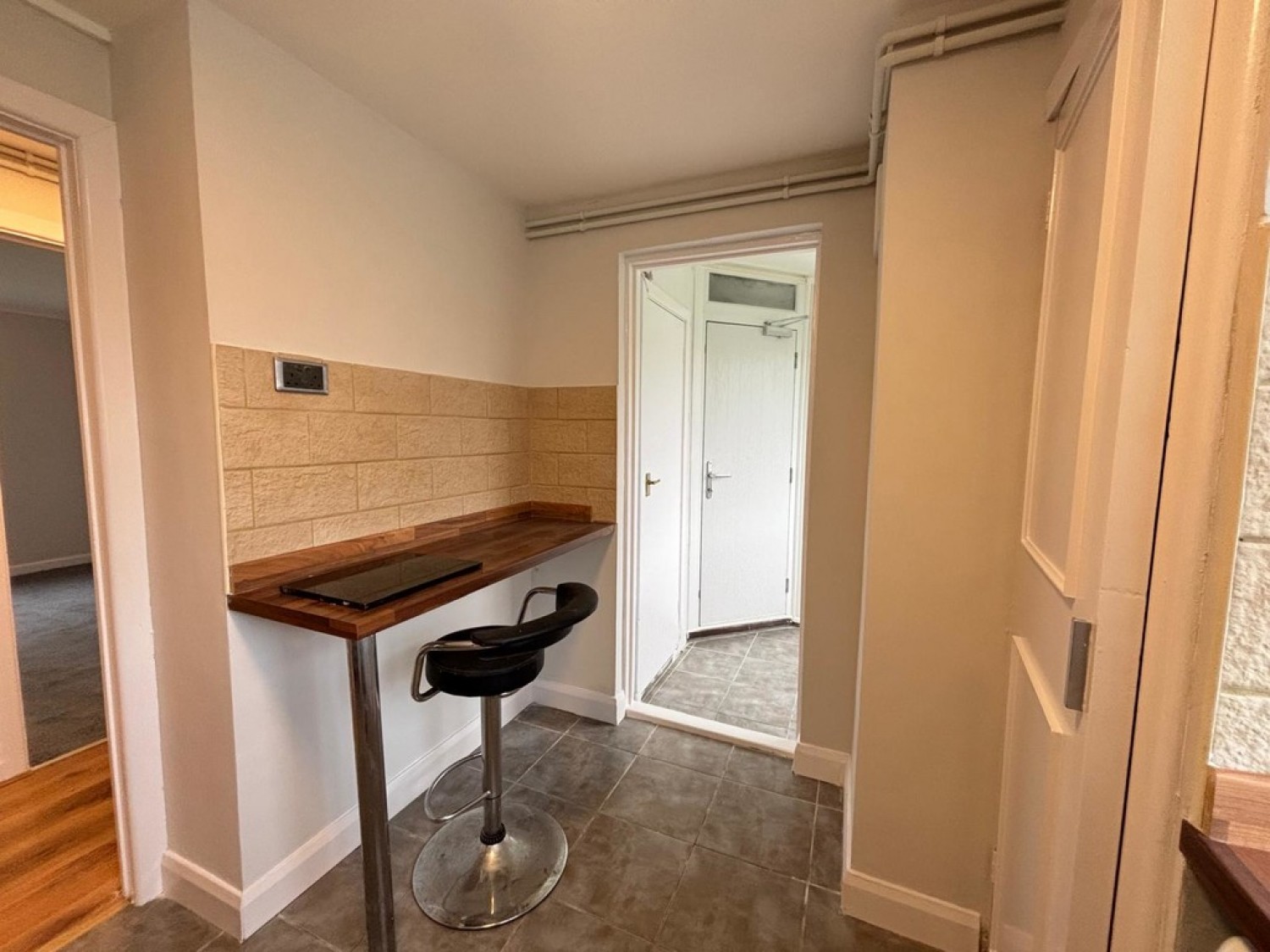 2 bedroom Flat in Berkeley Court, Hermes Place